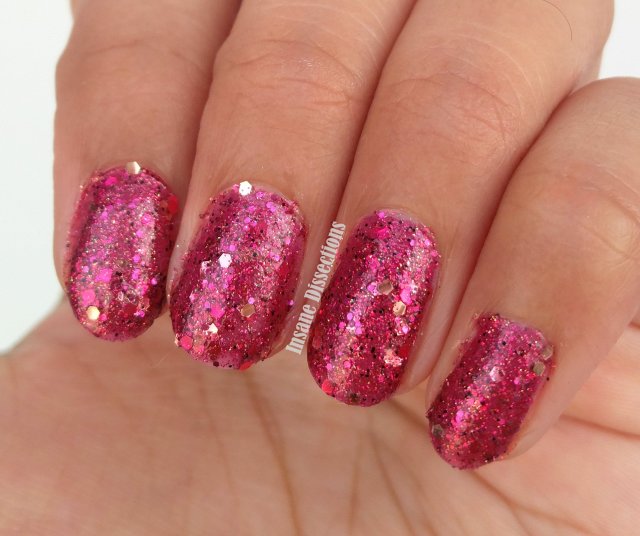 pink-glitter-nailpolish